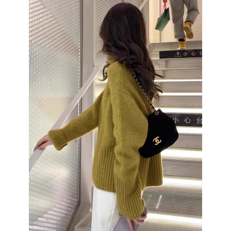 VILZSTUDIOS Luxurious Cashmere Turtleneck Sweater