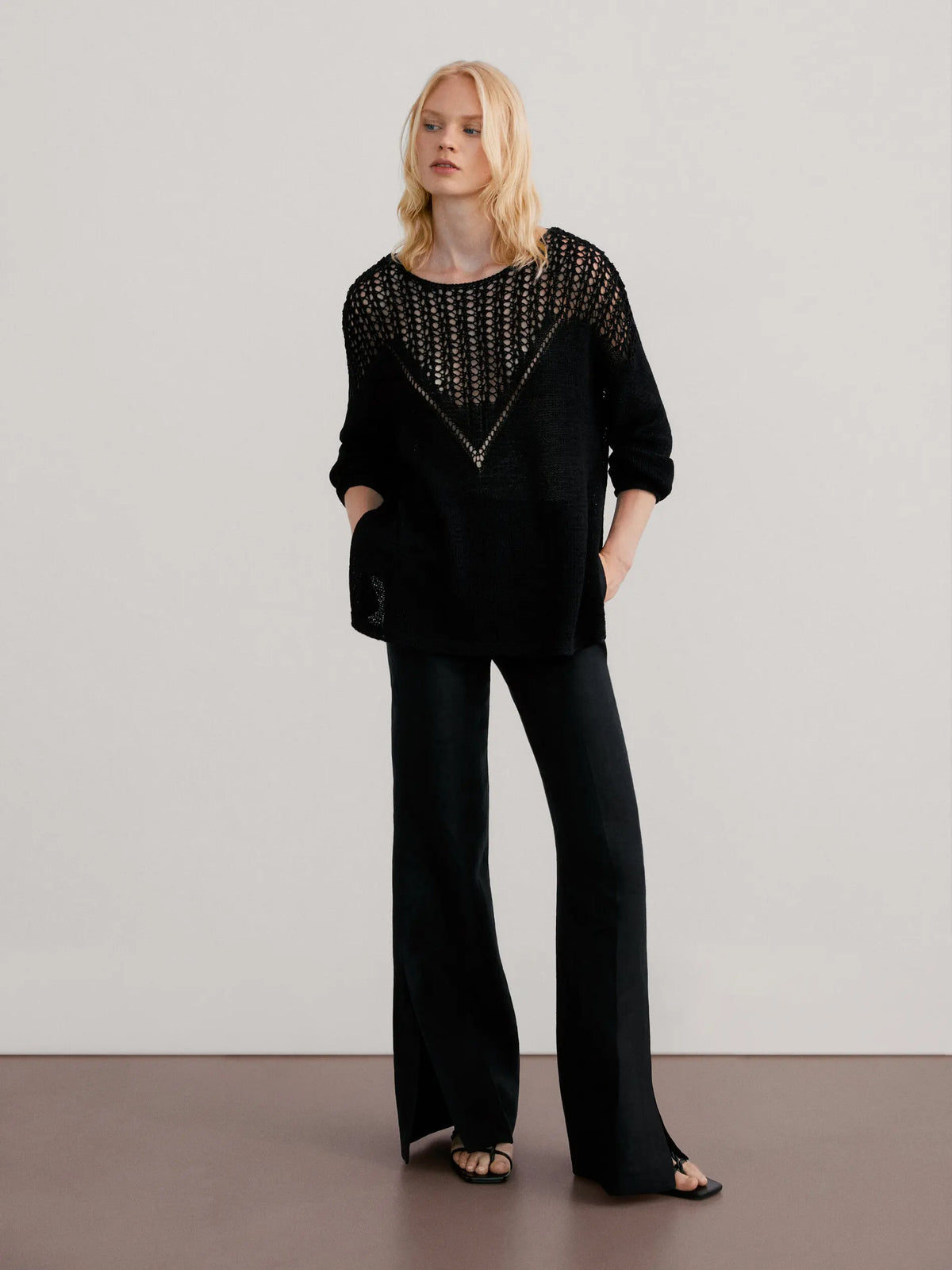 VILZSTUDIOS Hollow Out Round Neck Sweater