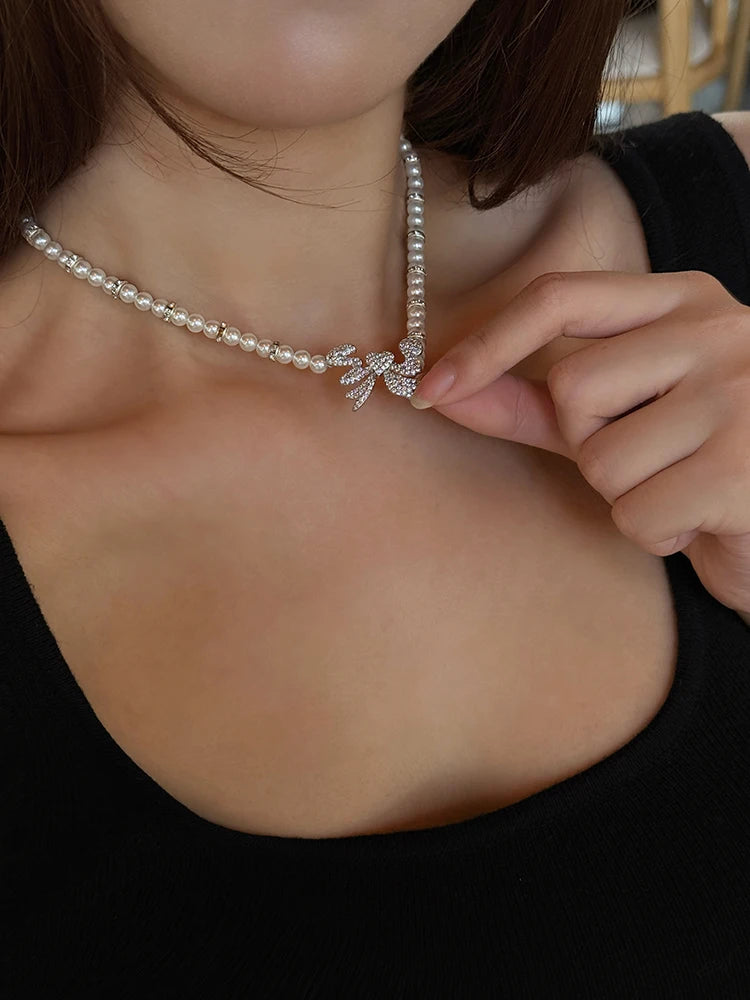 VILZSTUDIOS Elegant Amelie Pearl Pendant Necklace