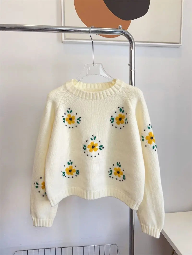 VILZSTUDIOS Flower Embroidered Sweater
