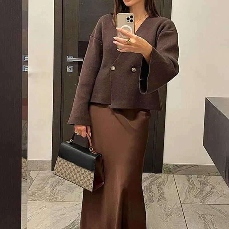 VILZSTUDIOS Elegant V-Neck Knitted Cardigan