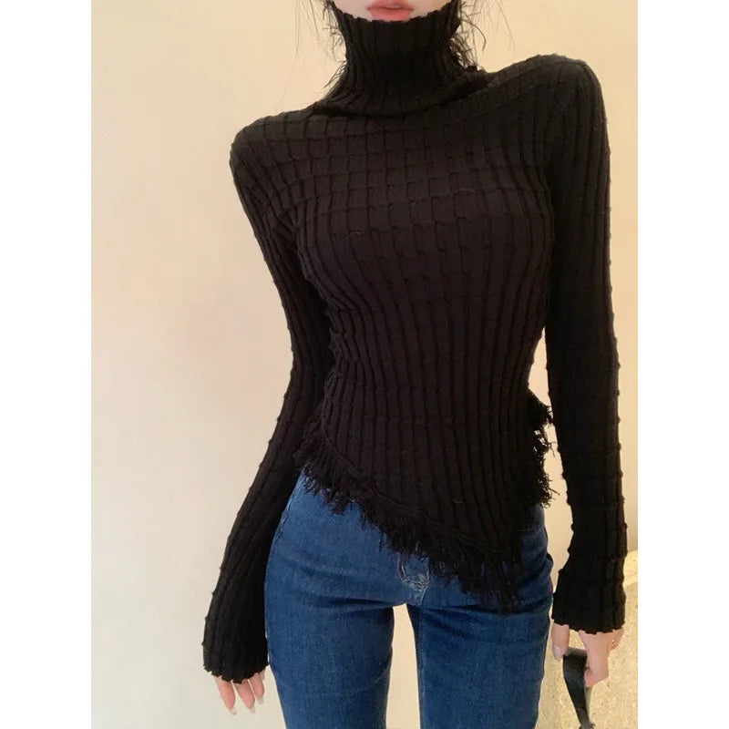 VILZSTUDIOS Elegant Turtleneck Sweater With Asymmetrical Tassels