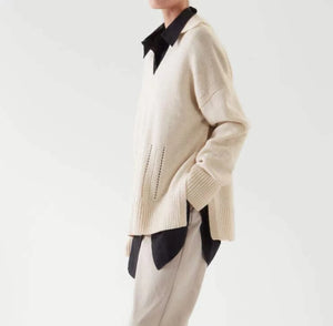 VILZSTUDIOS Casual V-Neck Sweater