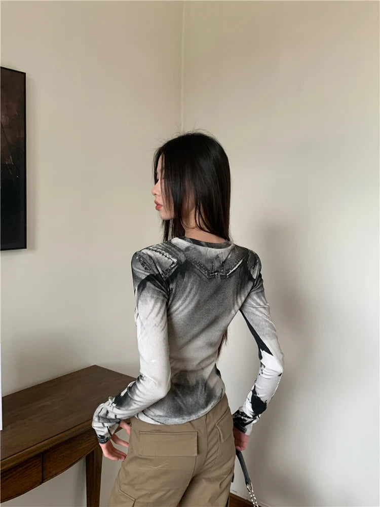 VILZSTUDIOS Armor Graphic Long Sleeve Top
