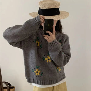 VILZSTUDIOS Flower Embroidered Sweater