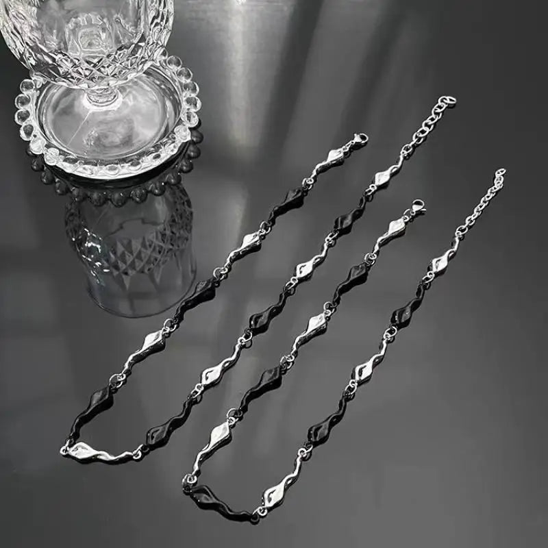 VILZSTUDIOS Irregular Wave Necklace Punk Black White