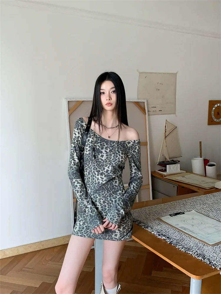 VILZSTUDIOS Leopard Backless Sexy Long Top