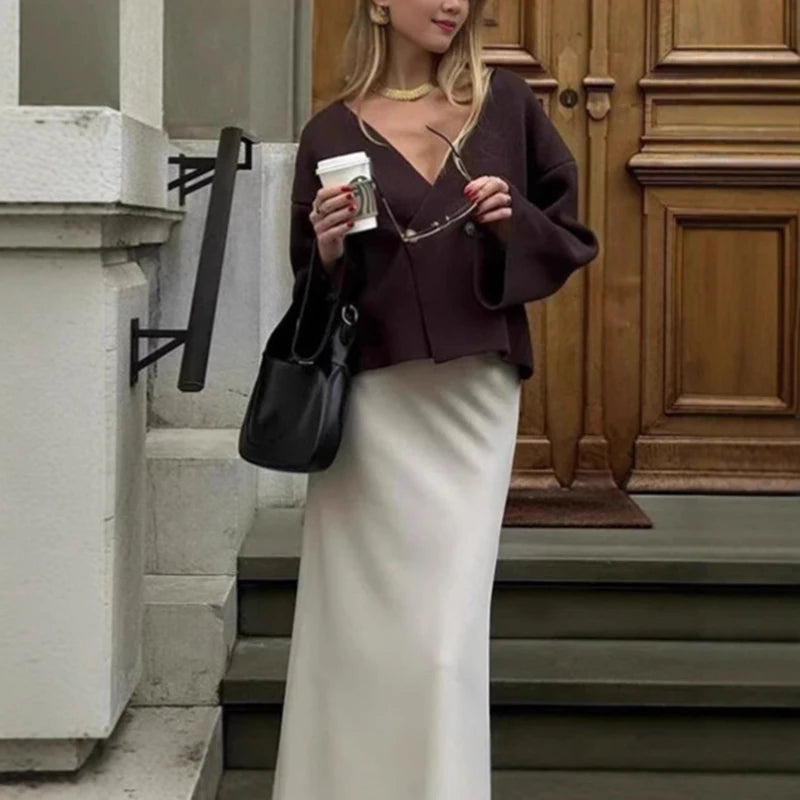 VILZSTUDIOS Elegant V-Neck Knitted Cardigan
