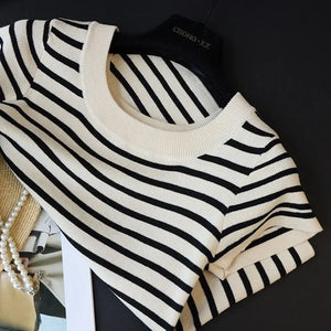 VILZSTUDIOS Chic Striped Knit Round Neck T-Shirt