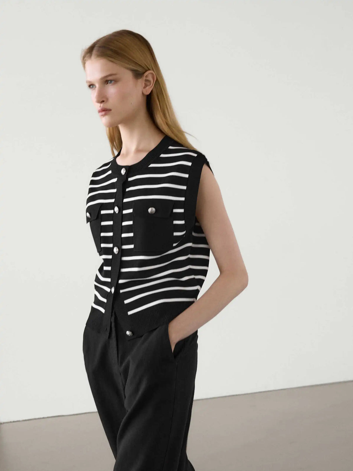 VILZSTUDIOS Classic Striped Round Neck Knit Vest