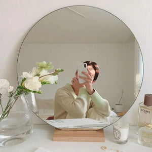 VILZSTUDIOS Round Make Up Mirror With Wooden Base