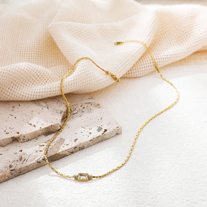 VILZSTUDIOS Luxurious Square Crystal Pendant Necklace