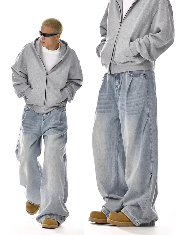 Verwaschene, trendige Jeans mit weitem Bein