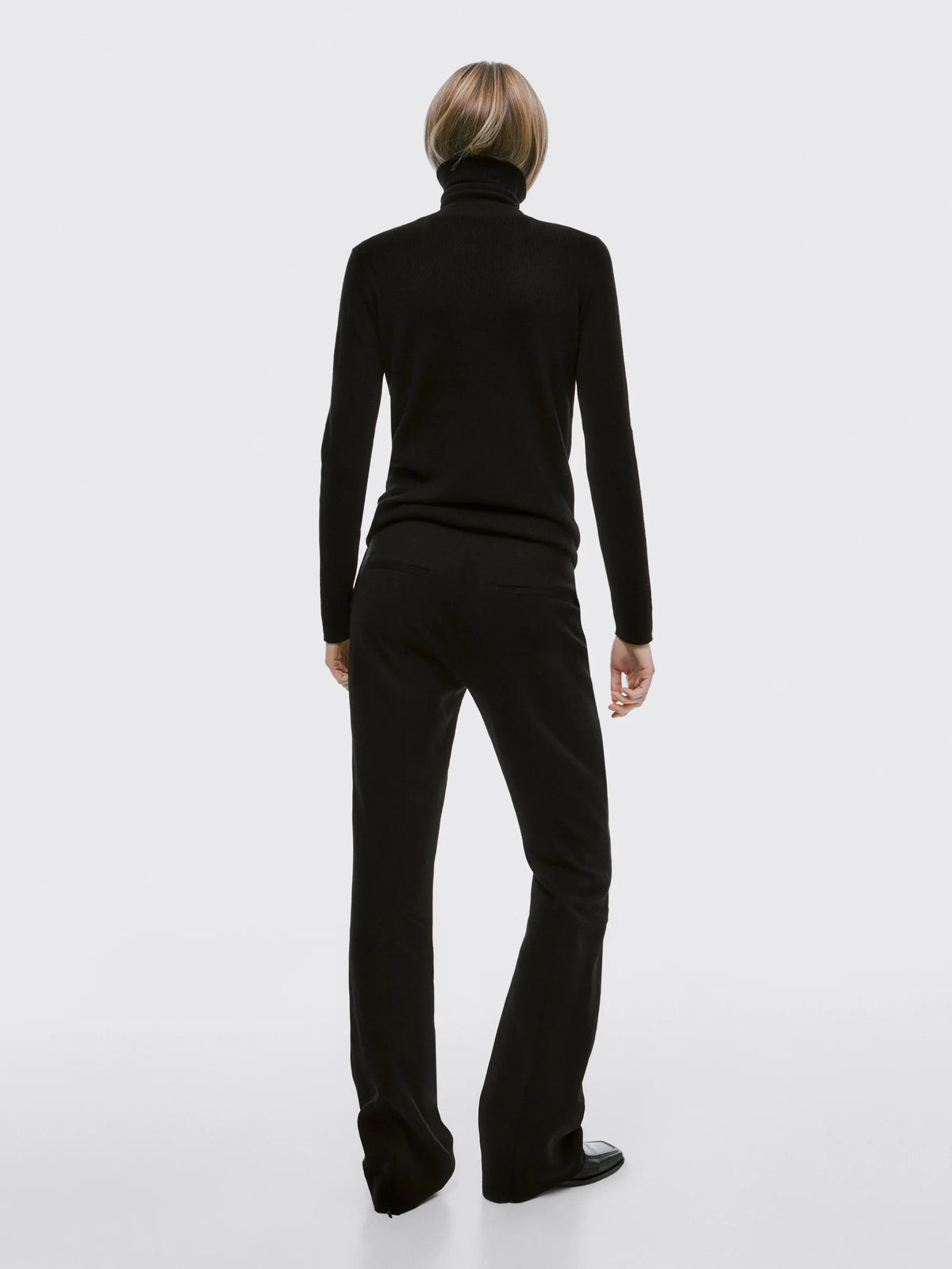 VILZSTUDIOS Knitted Turtleneck Zip-Up Sweater