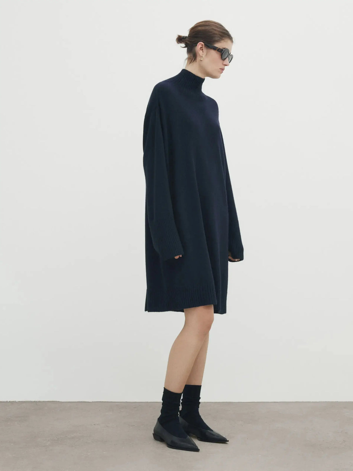 VILZSTUDIOS Classic Knitted Turtleneck Mini Dress