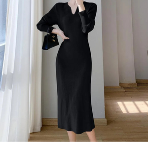 VILZSTUDIOS V-Neck Knitted Slim Midi Dress