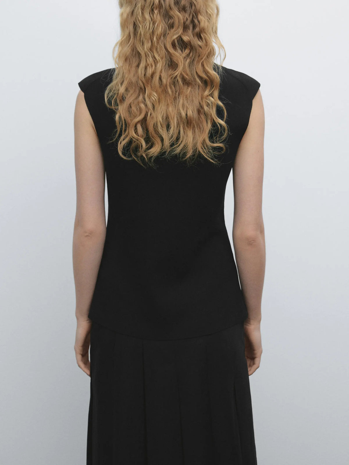 VILZSTUDIOS Chic Black Knitted Vest