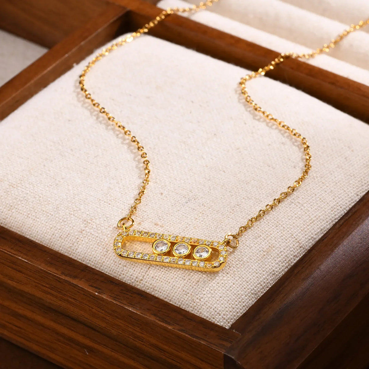 VILZSTUDIOS Square Round Zircon Pendant Necklace