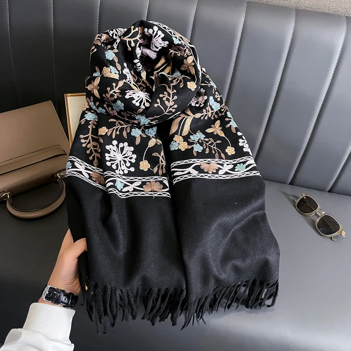 VILZSTUDIOS New Winter Warm Cashmere Scarf for Women Embroidery Pashmina Blanket Thick Shawl Wrap Neckerchief Fashion Bufanda Echarpe Poncho