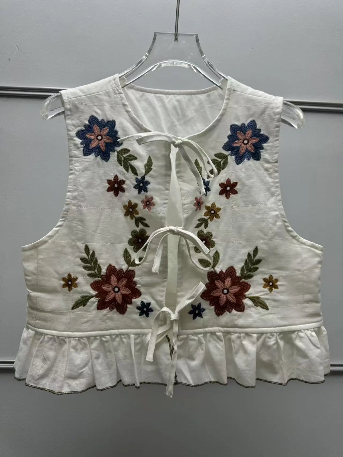 VILZSTUDIOS Chic Floral Embroidered Lace-Up Blouse