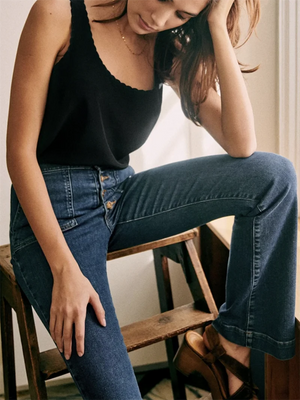 VILZSTUDIOS Stylish Wave Edge Sleeveless Blouse