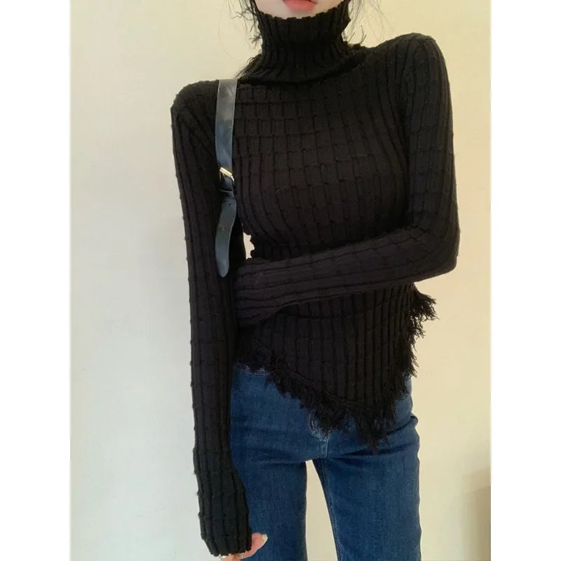 VILZSTUDIOS Elegant Turtleneck Sweater With Asymmetrical Tassels
