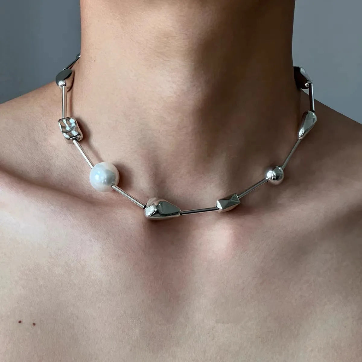 VILZSTUDIOS Handsome Beaded Metal Wave Necklace