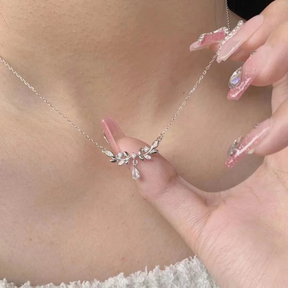 VILZSTUDIOS Elegant Water Drop Pendant Necklace