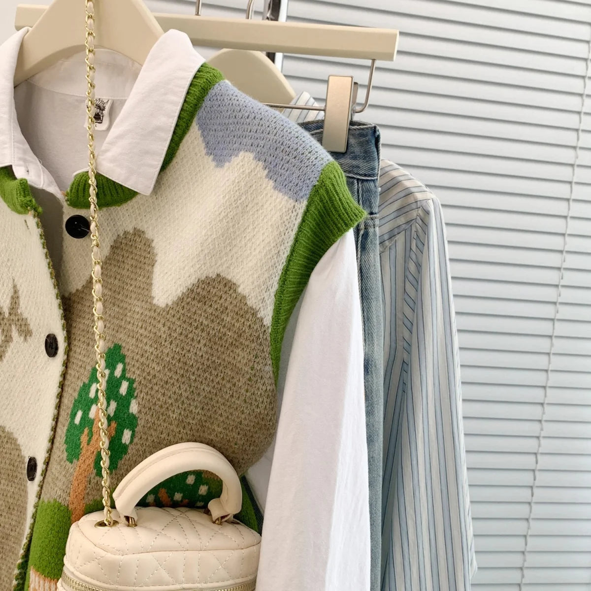 VILZSTUDIOS Oversized Jacquard Knit Sleeveless Cardigan