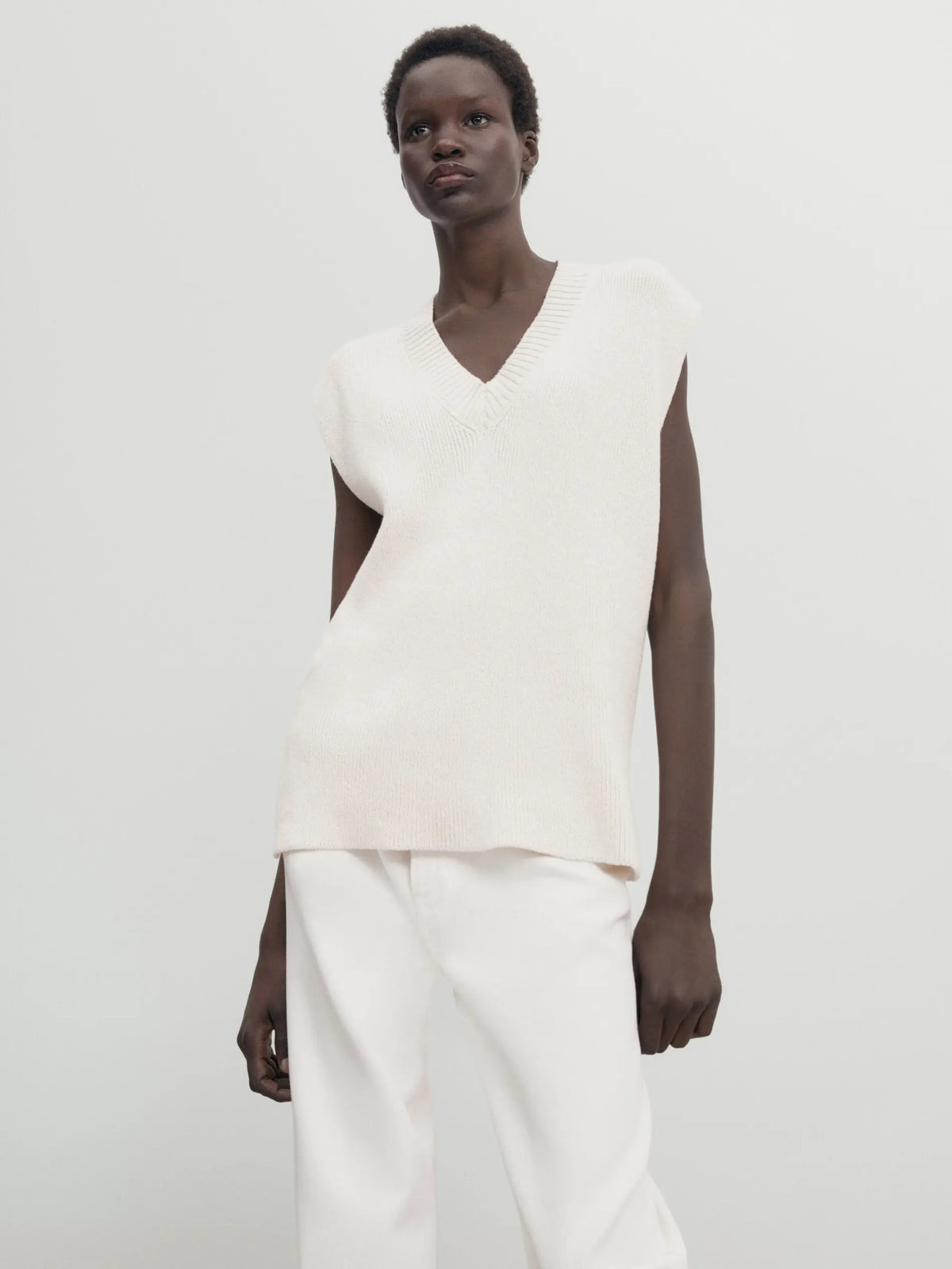 VILZSTUDIOS Minimalist Beige V-Neck Knit Vest