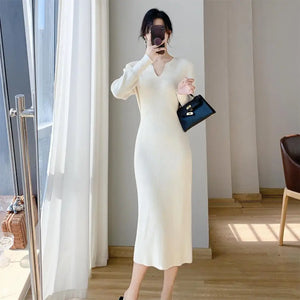 VILZSTUDIOS V-Neck Knitted Slim Midi Dress