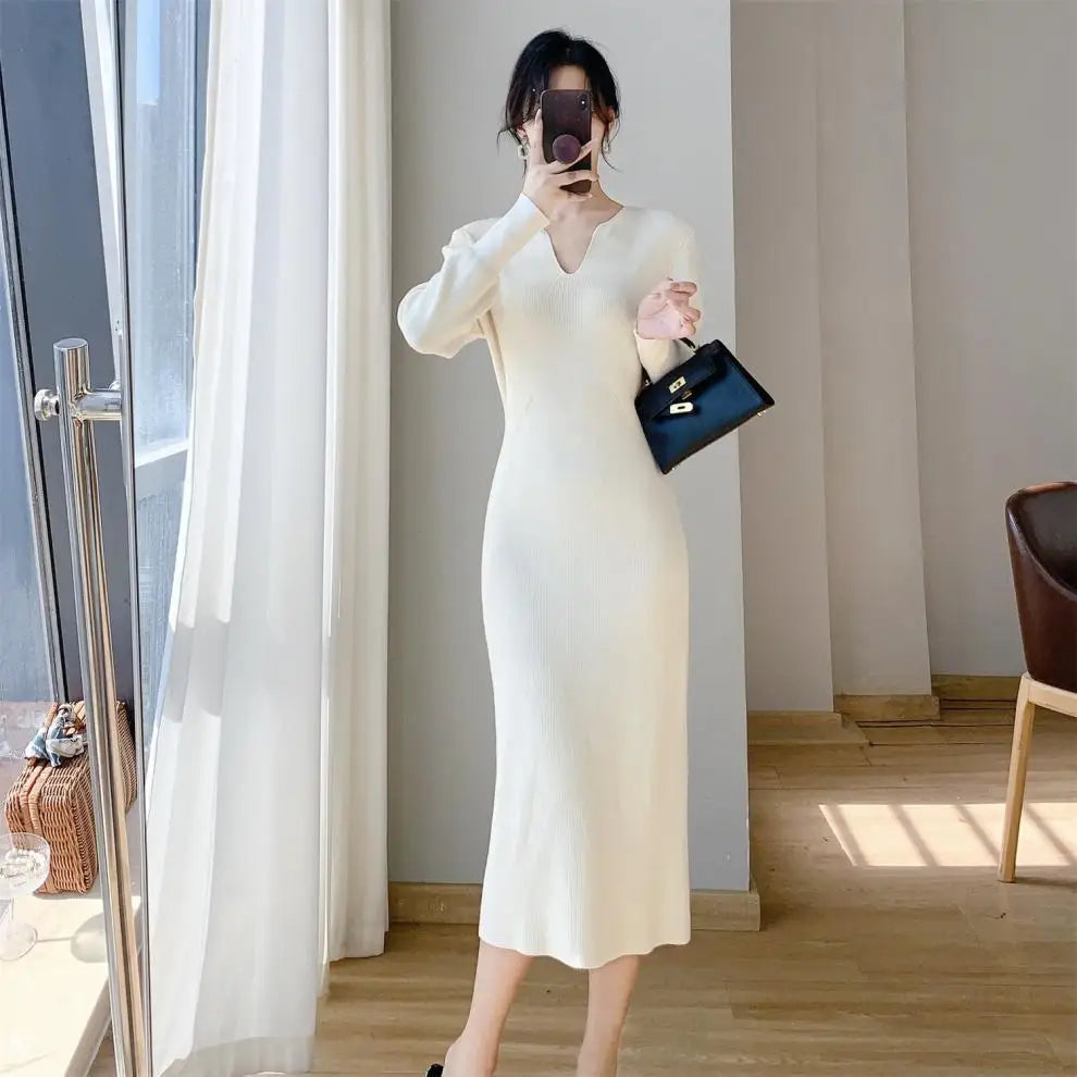 VILZSTUDIOS V-Neck Knitted Slim Midi Dress