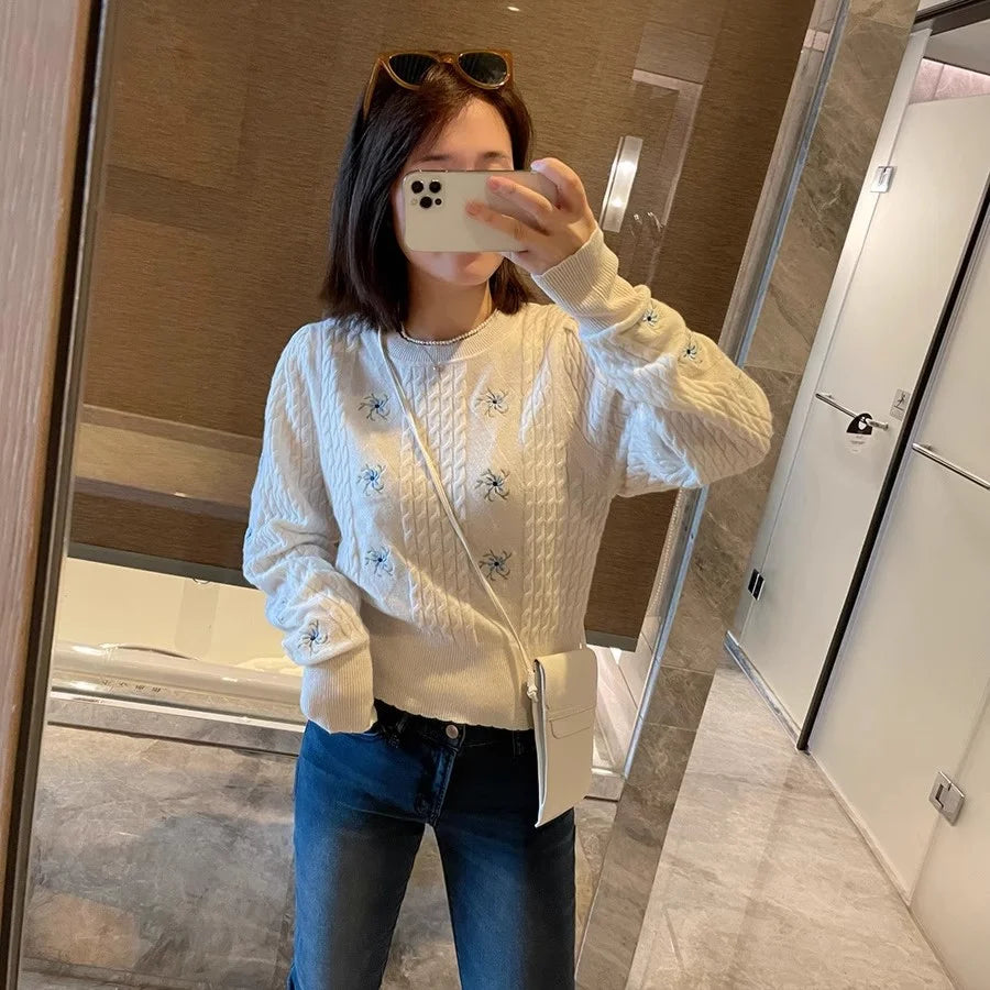 VILZSTUDIOS Floral Embroidery Twist Sweater