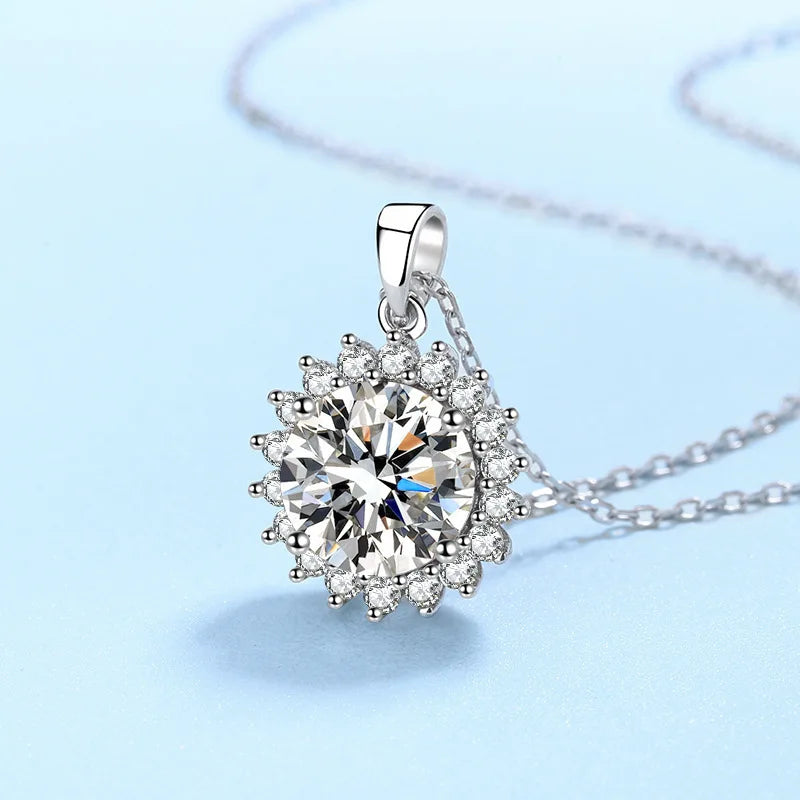 VILZSTUDIOS Charm Moissanite Pendant Necklace
