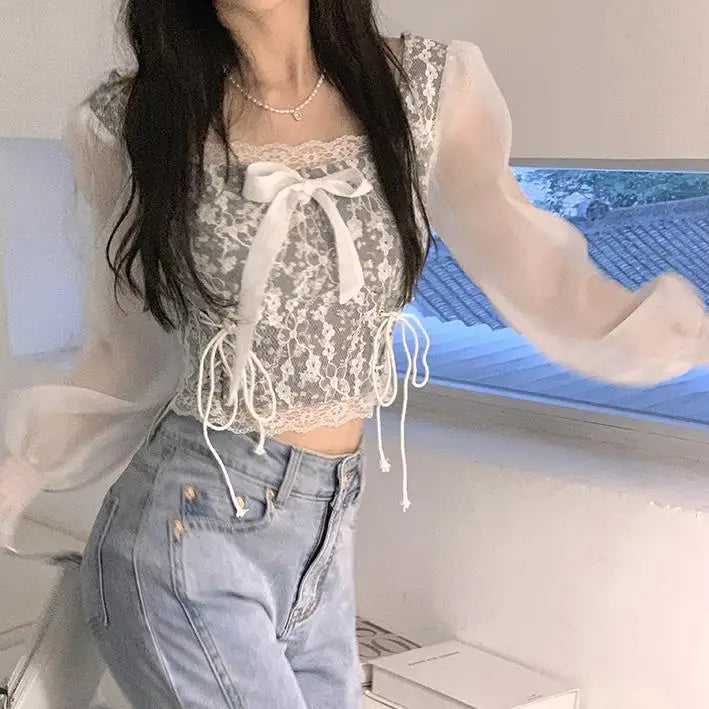 VILZSTUDIOS Chic Floral Lace Crop Top