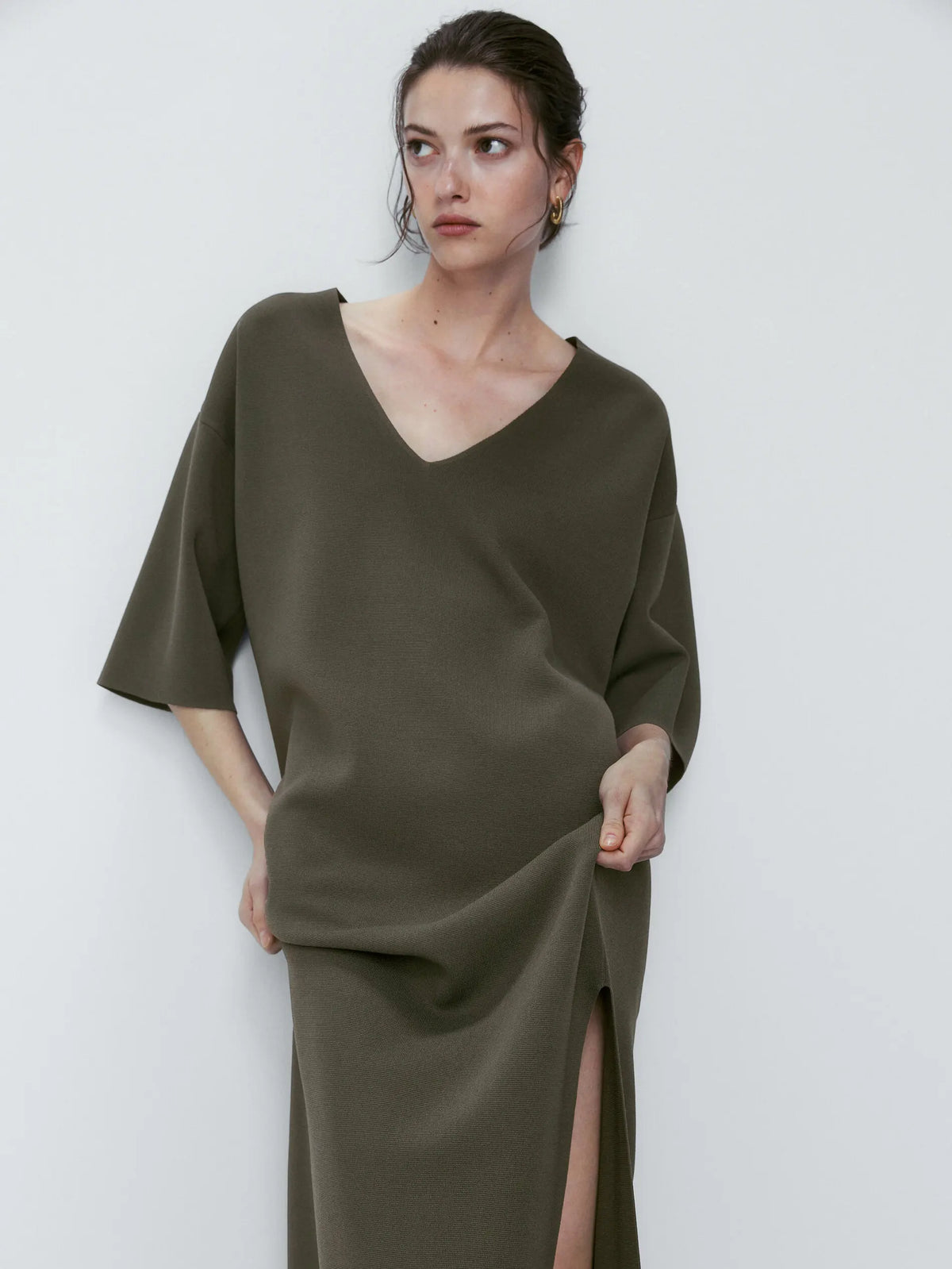 VILZSTUDIOS Casual Knitted Midi Dress with Slit