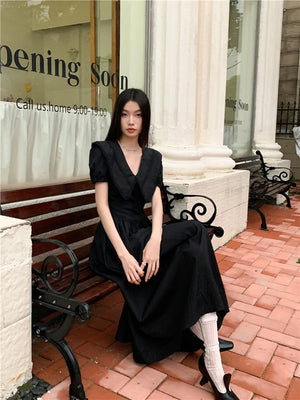 VILZSTUDIOS Elegant Black V-Neck Midi Dress