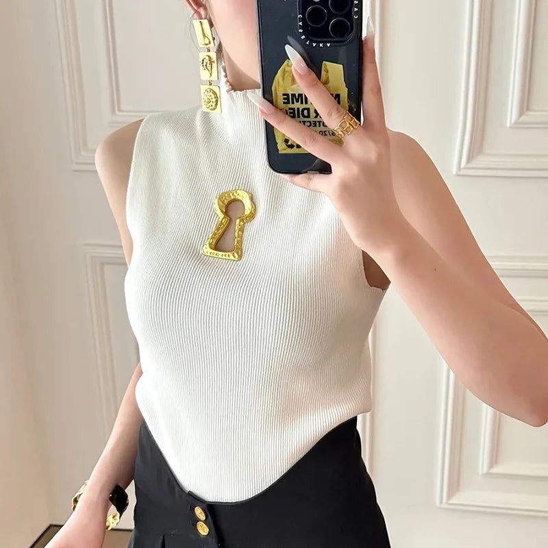 VILZSTUDIOS Slim Metal Buckle Knit Sweater