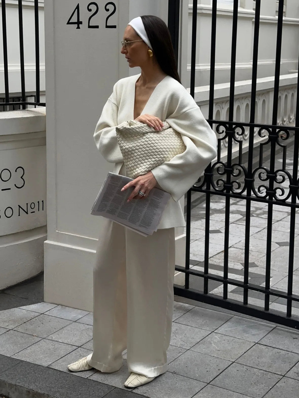 VILZSTUDIOS Elegant V-Neck Cardigan