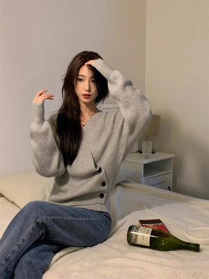 VILZSTUDIOS Chic Cashmere V-Neck Knit Cardigan
