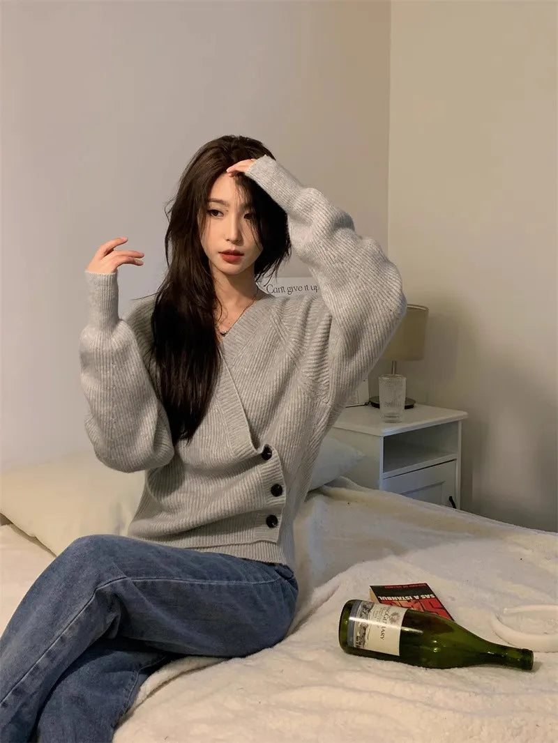 VILZSTUDIOS Chic Cashmere V-Neck Knit Cardigan