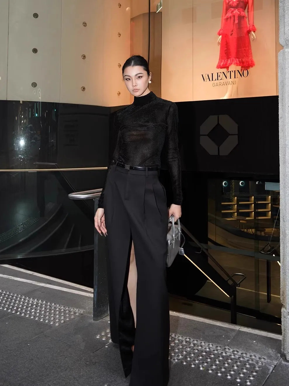 VILZSTUDIOS Elegant Black Flowy High Slit Skirt