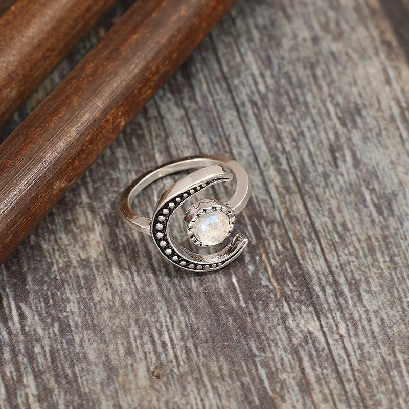VILZSTUDIOS Bohemian Moonstone Carving Silver Ring