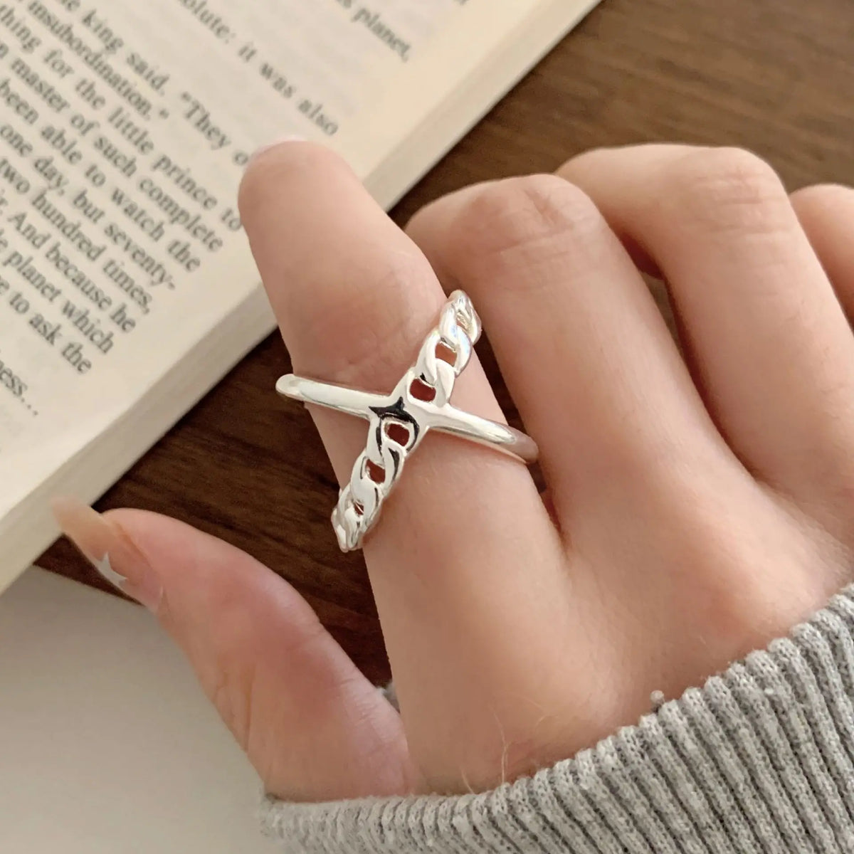 VILZSTUDIOS Geometric Wide Braid Squares Matte Ring