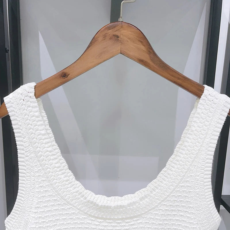VILZSTUDIOS Flower Embroidered U-Neck Knitwear Sweater