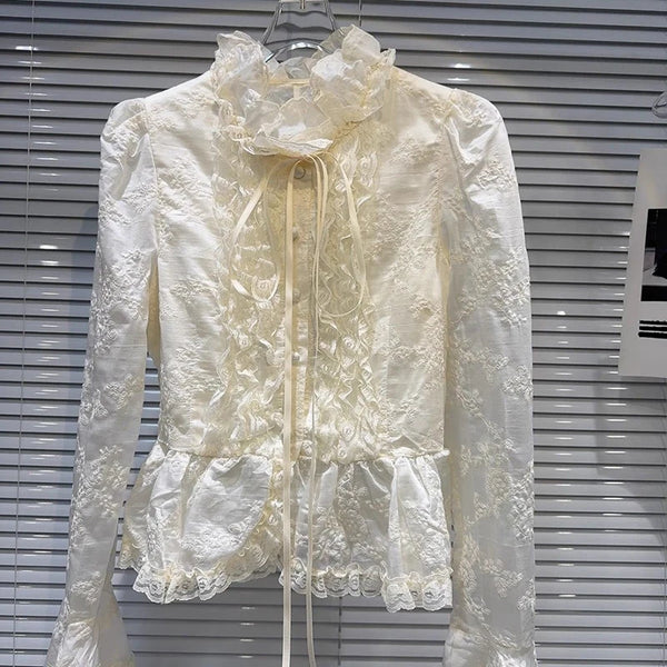 Chic Mujer Lace Cropped Blouse