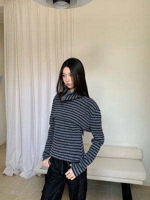 VILZSTUDIOS Striped Long Sleeve Turtleneck Top
