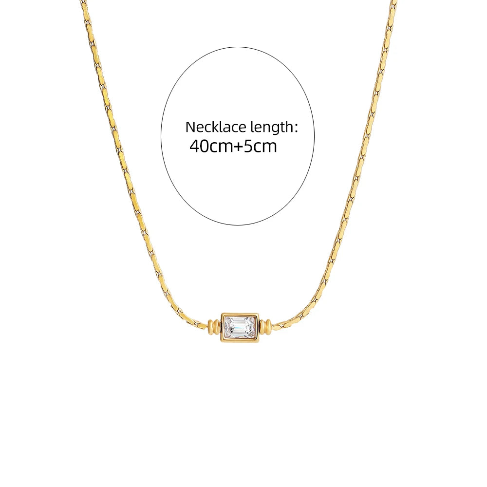VILZSTUDIOS Luxurious Square Crystal Pendant Necklace
