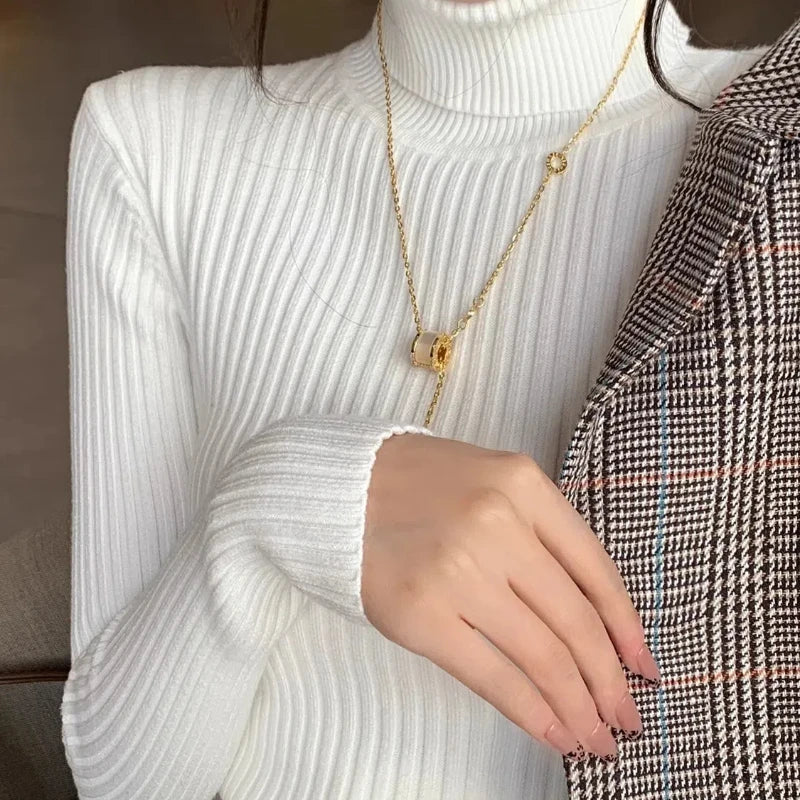 VILZSTUDIOS Basic Cozy Turtleneck Sweater