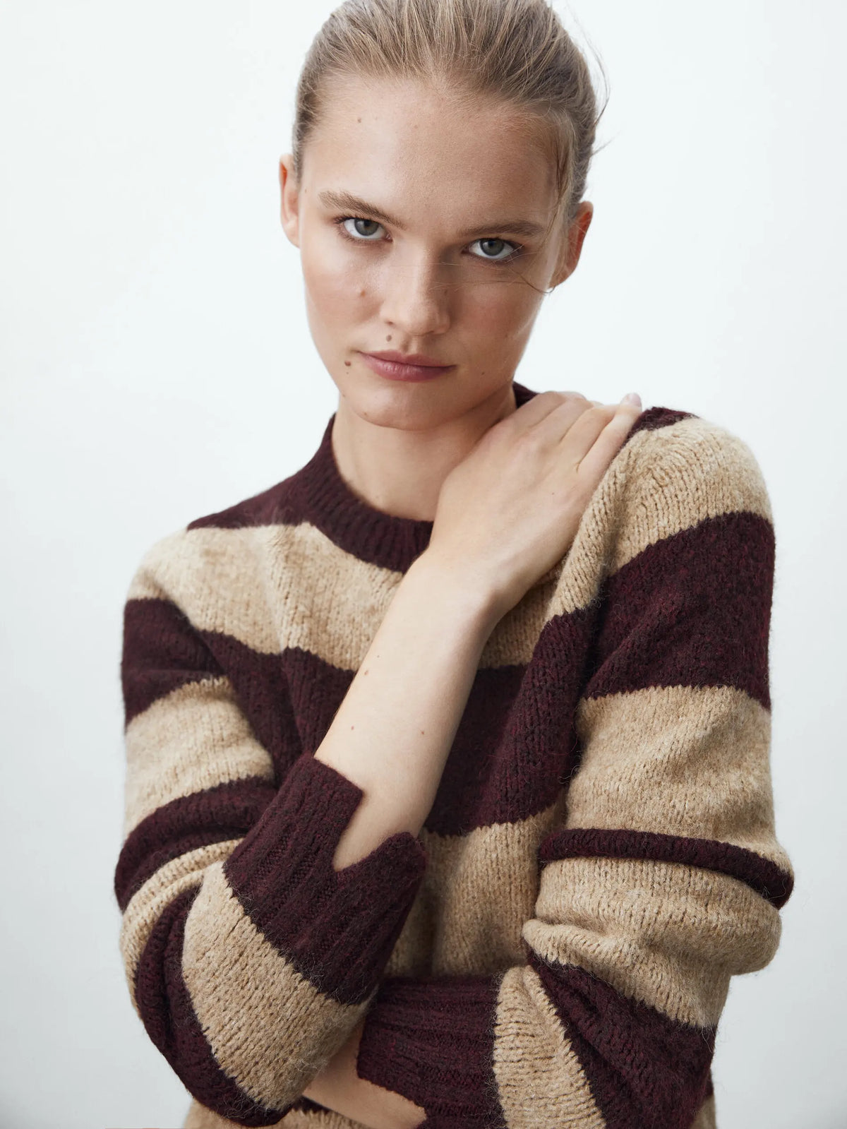 VILZSTUDIOS Knit Striped Round Neck Sweater
